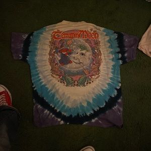 Liquid blue an other Grateful Dead (>);}vintage tye  dyes